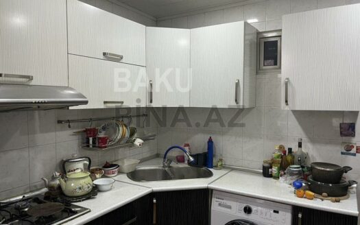 2 Rooms Old Apartment for Sale in Baku