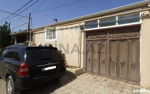 4 Room House / Villa for Sale in Baku