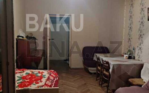 2 Rooms Old Apartment for Sale in Baku