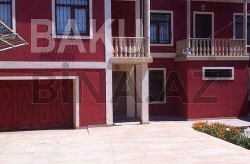 6 Room House / Villa for Sale in Baku