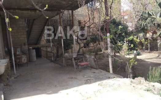 11-Room House / Villa for Sale in Baku