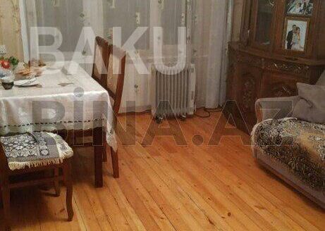 1 Room Old Apartment for Sale in Baku