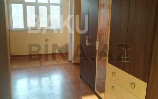 5-Room Old Apartment for Sale in Sumgait