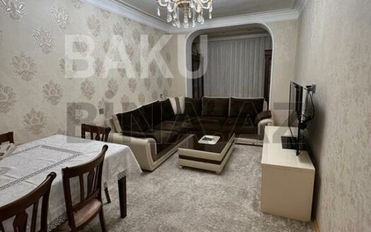 3 Room Old Apartment for Sale in Baku