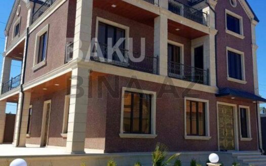 8 Room House / Villa for Sale in Baku