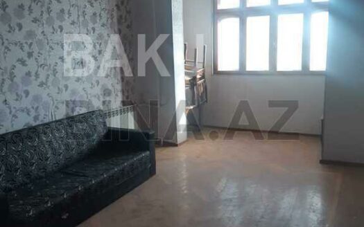 2 Rooms Old Apartment for Sale in Baku