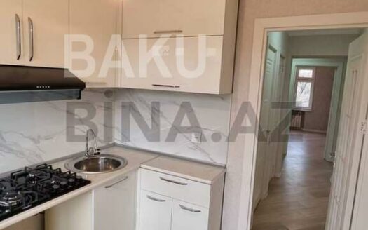 3 Room Old Apartment for Sale in Sumgait