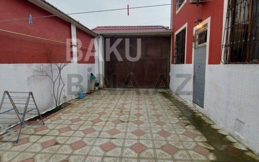 4 Room House / Villa for Sale in Baku