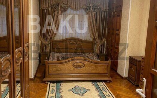 2 Rooms Old Apartment for Sale in Baku