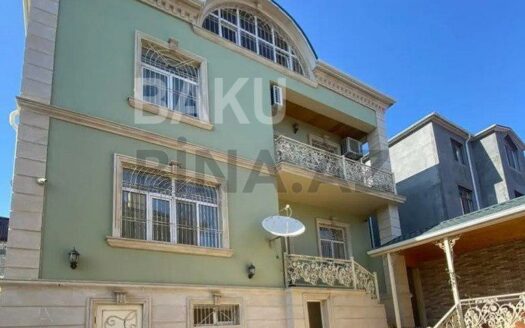 5 Room House / Villa for Sale in Baku