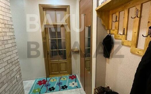 1 Room Old Apartment for Sale in Baku