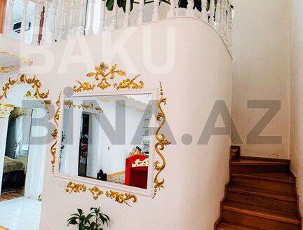 4 Room House / Villa for Sale in Baku