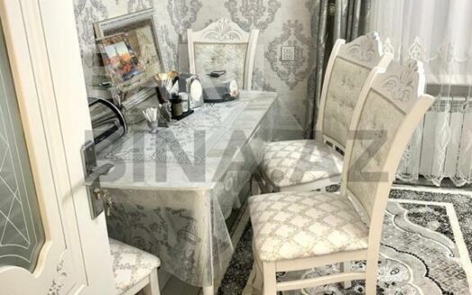 2 Rooms Old Apartment for Sale in Baku