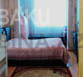 2 Rooms Old Apartment for Sale in Baku