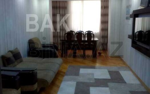 3 Room Old Apartment for Sale in Baku