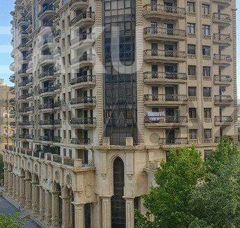 4 Room New Apartment for Sale in Baku