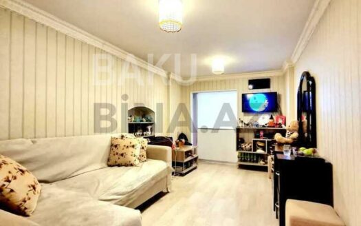 2 Rooms Old Apartment for Sale in Baku