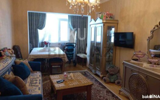 3 Room Old Apartment for Sale in Baku