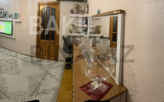 2 Rooms Old Apartment for Sale in Baku