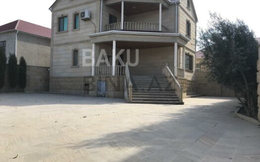 5 Room House / Villa for Sale in Baku