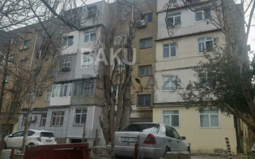 1 Room Old Apartment for Sale in Baku