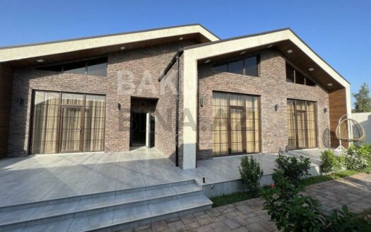 4 Room House / Villa for Sale in Baku