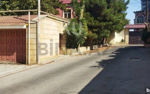 10 Room House / Villa for Sale in Baku