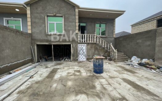 4 Room House / Villa for Sale in Baku