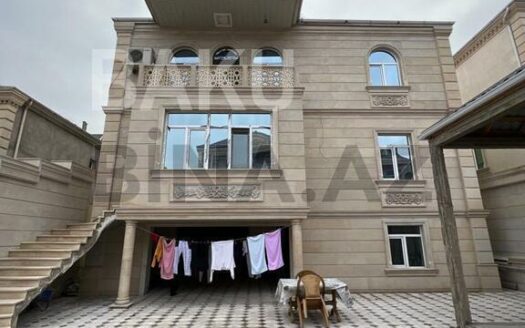 5 Room House / Villa for Sale in Baku