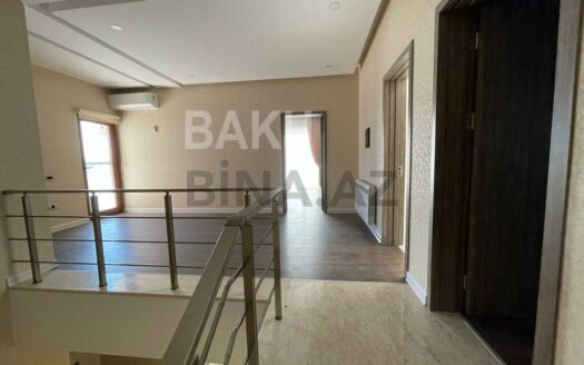 7 Room House / Villa for Sale in Baku