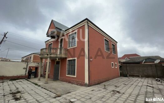 5 Room House / Villa for Sale in Baku