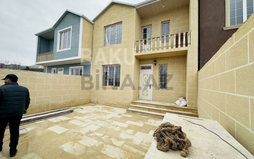 4 Room House / Villa for Sale in Baku