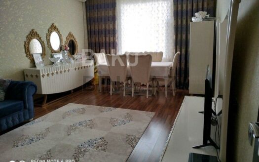 5 Room House / Villa for Sale in Baku