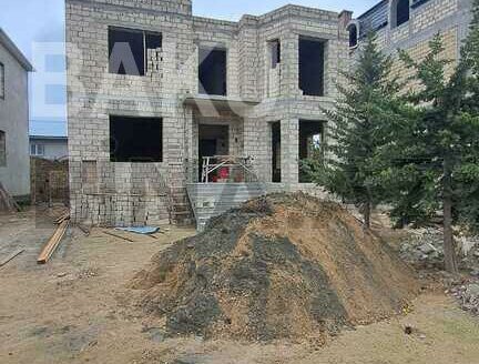 5 Room House / Villa for Sale in Baku