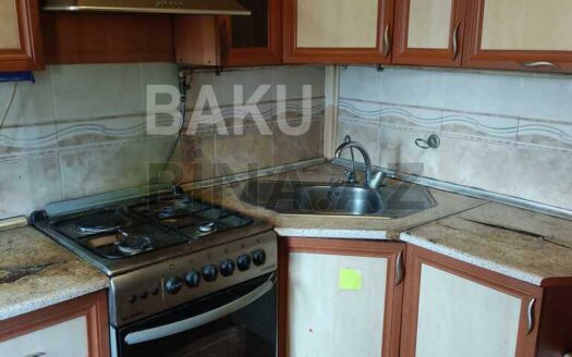 2 Rooms Old Apartment for Sale in Baku