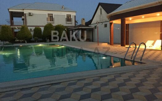 5 Room House / Villa for Sale in Baku