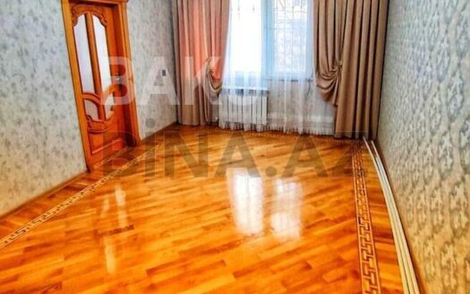 2 Rooms Old Apartment for Sale in Baku