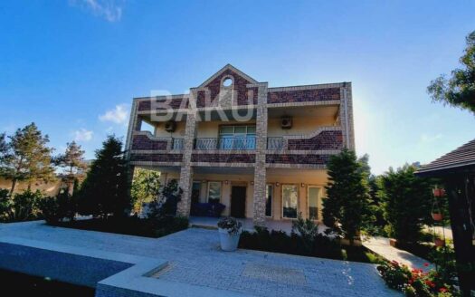 5 Room House / Villa for Sale in Baku