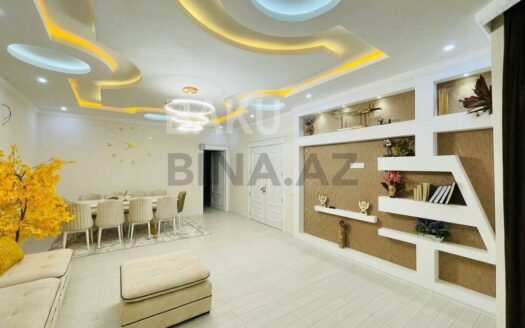 5 Room House / Villa for Sale in Baku