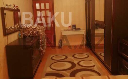 2 Rooms Old Apartment for Sale in Baku