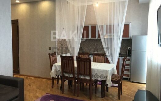 2 Rooms Old Apartment for Sale in Baku