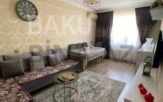 3 Room Old Apartment for Sale in Baku