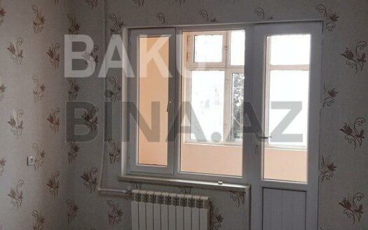 3 Room Old Apartment for Sale in Baku