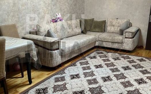 3 Room Old Apartment for Sale in Baku