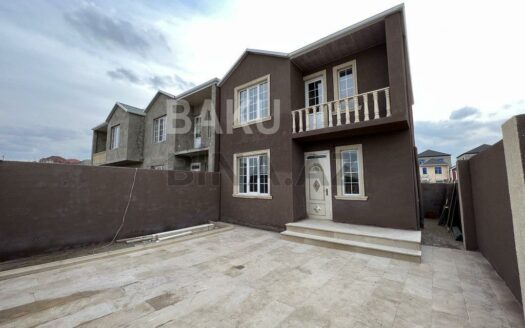 4 Room House / Villa for Sale in Baku