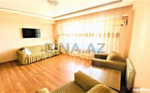 3 Room Old Apartment for Sale in Baku