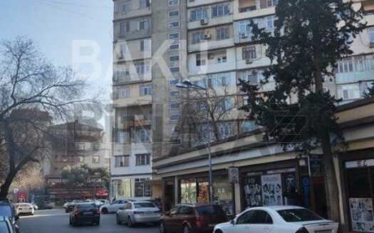 2 Rooms Old Apartment for Sale in Baku