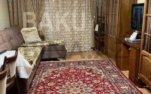 2 Rooms Old Apartment for Sale in Baku