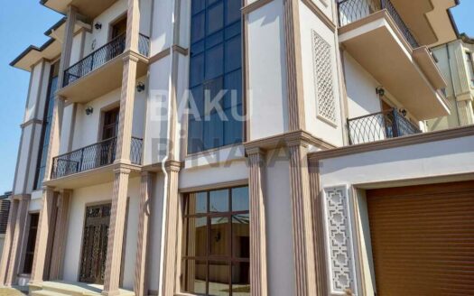 6 Room House / Villa for Sale in Baku