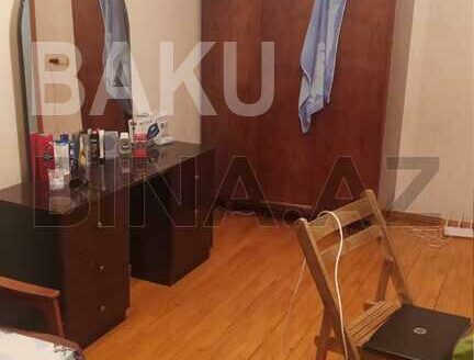 2 Rooms Old Apartment for Sale in Baku